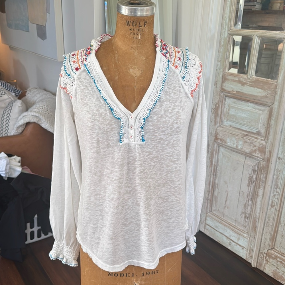 SOLD Free people blouse size extra small. Fits like a small/medium